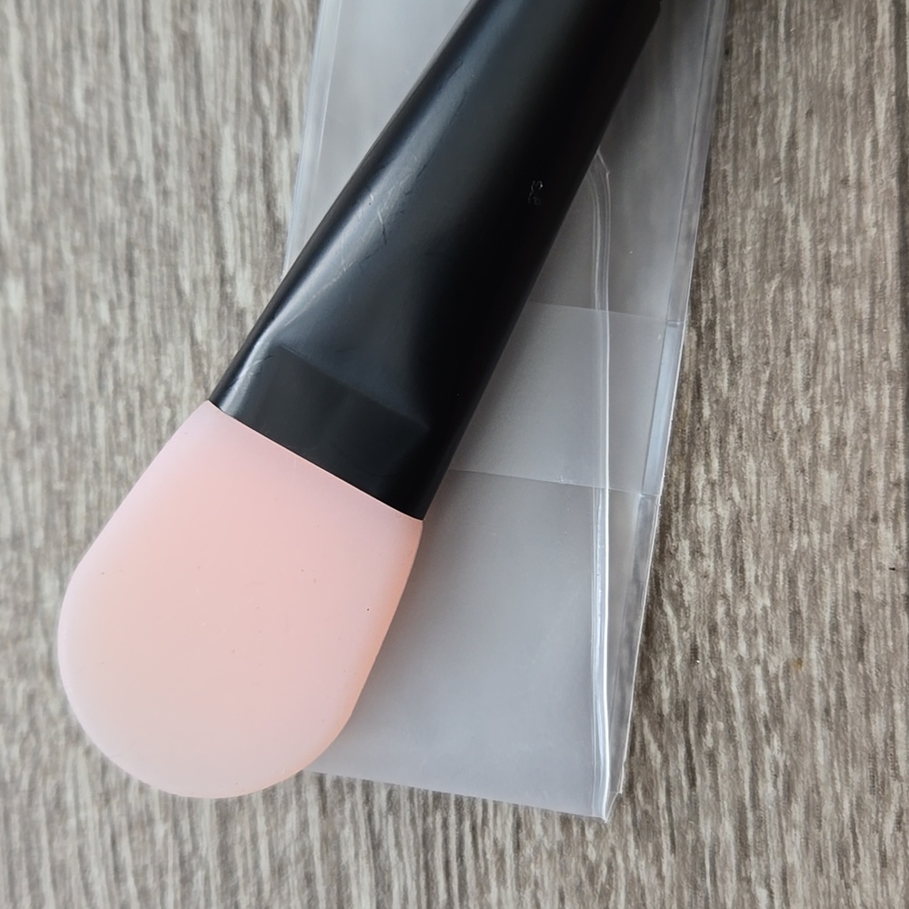NWT Mary Kay Pink and Black Makeup Brush - Picture 2 of 2
